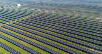 ABO Energy weiht größten Solarpark Ungarns ein (Foto: Babak Zoltan)